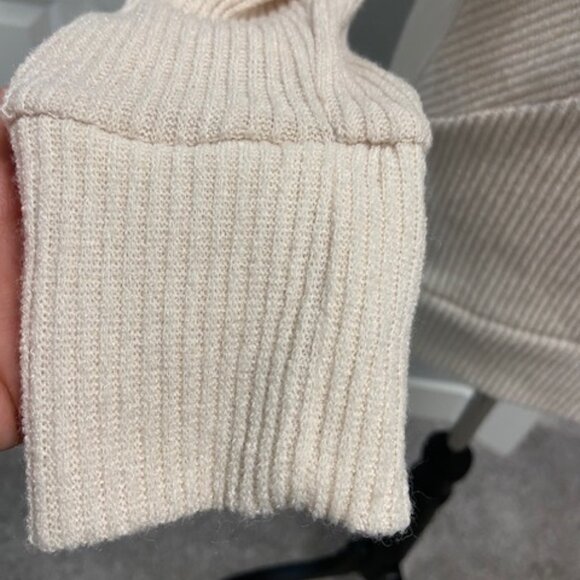 GAP Off-Shoulder Cream Ribbed Sweater -S - Picture 3 of 7